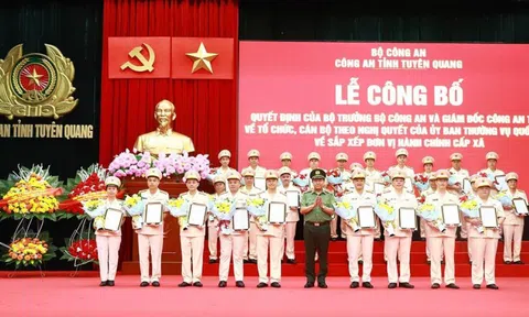 Công bố quyết định bổ nhiệm cán bộ Công an tỉnh Tuyên Quang sau hợp nhất