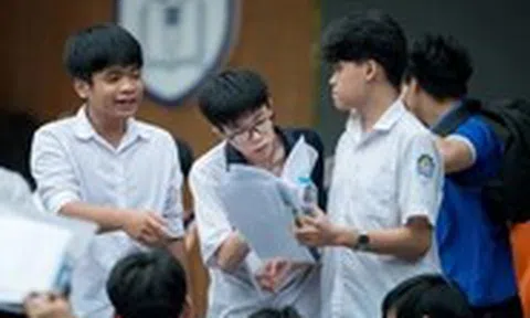 Trong 10 năm, điểm thi tốt nghiệp THPT trồi sụt và những cơn mưa điểm 10