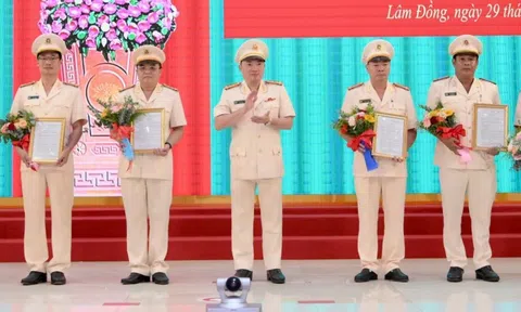 Công bố quyết định của Bộ trưởng Công an về công tác cán bộ