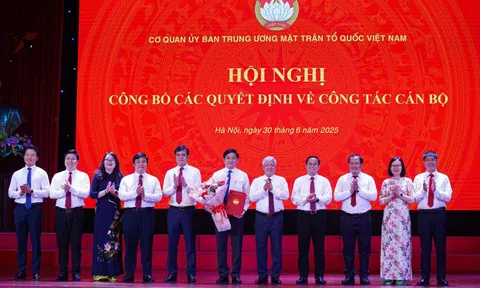 Công bố quyết định về công tác cán bộ tại Cơ quan Uỷ ban Trung ương MTTQ Việt Nam