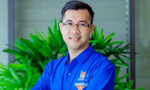 Bí thư Tỉnh Đoàn Quảng Ninh được trao quyết định bổ nhiệm làm Bí thư Đảng ủy xã
