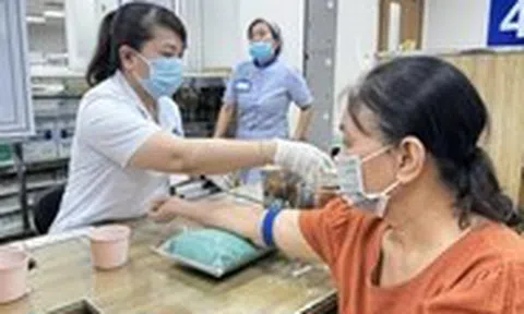 Thói quen ăn mặn, lười vận động: 'thủ phạm' âm thầm gây loãng xương