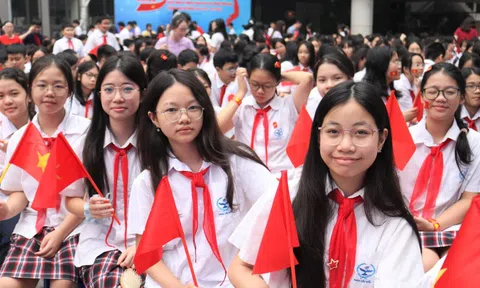 Cấp xã quản lý hoạt động dạy thêm, học thêm, rà soát việc chọn sách giáo khoa