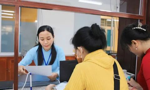 Ngày đầu vận hành chính quyền 2 cấp ở Khánh Hòa: Thủ tục hành chính xử lý trong 20 phút