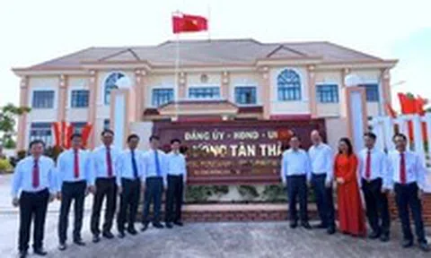 Xã, phường mới thì cán bộ phải thân thiện, tận tâm hơn với dân