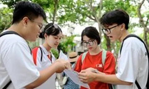Đề thi tốt nghiệp THPT 2025: Tạo động lực đổi mới thay vì áp lực
