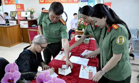 50 ngày cao điểm cấp tài khoản định danh điện tử mức độ 2 cho người nước ngoài cư trú tại Việt Nam