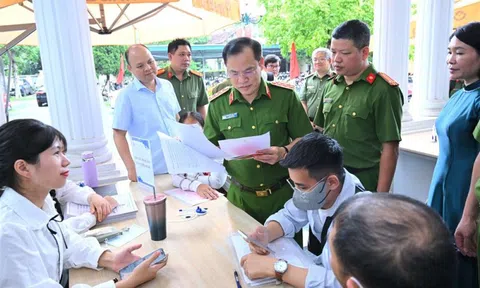 Thứ trưởng Bộ Công an kiểm tra công tác đảm bảo dịch vụ công tại Hà Nội và Phú Thọ