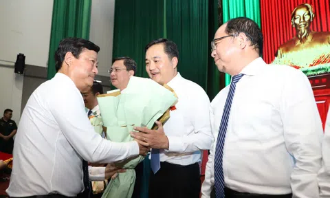 Thành lập 15 cơ quan chuyên môn thuộc UBND TPHCM mới