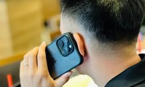 Nam sinh viên hoảng loạn trốn vào nhà nghỉ vì nhận 'lệnh tạm giam, án phạt tù' từ công an dỏm