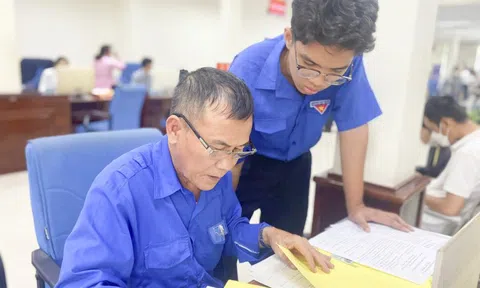 Tuổi trẻ Gia Lai thường trực hỗ trợ người dân những ngày đầu thực hiện chính quyền 2 cấp