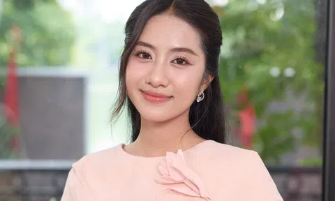 Hoa hậu Hà Trúc Linh: 'Từ nhỏ, tôi bán phụ tùng xe máy và tạp hóa giúp bố mẹ'