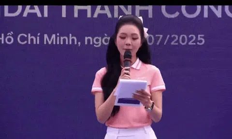 Đại sứ truyền thông Mỹ Vân mang bất ngờ cho khán giả Giải Vô địch Pickleball Việt Nam 2025