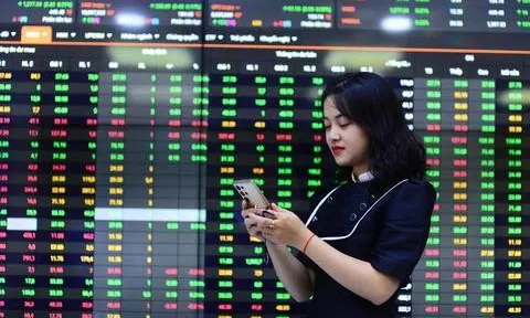 Tiền vào chứng khoán tăng vọt sau thỏa thuận thuế quan mới Mỹ - Việt