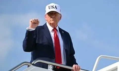 Ông Trump thông báo thuế cho 12 nước bằng thư, cảnh báo áp thuế lên tới 70% từ 1-8