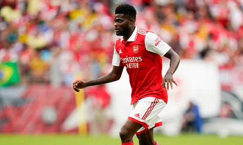 Vừa hết hợp đồng với Arsenal, Thomas Partey đã bị buộc 5 tội hiếp dâm
