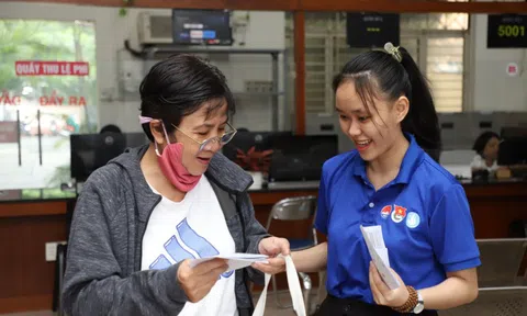 Thanh niên TPHCM thứ 7 tình nguyện hỗ trợ thực hiện thủ tục hành chính