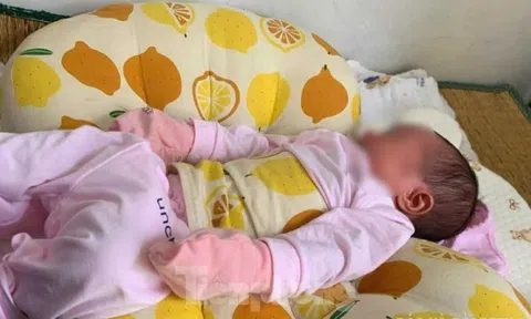 Bé sơ sinh bị bỏ giữa đường trong đêm tối