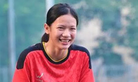 Thí sinh thi hát, kể chuyện, bật xa... tranh suất vào sư phạm