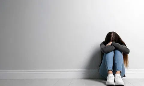 Trầm cảm tuổi học đường: Cha mẹ nhận biết sớm, đừng để con 'nghĩ quẩn' rồi ân hận