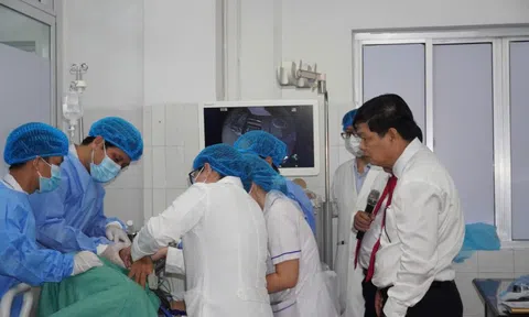 Đưa vào phục vụ người dân kỹ thuật nội soi siêu âm đầu tiên tại ĐBSCL