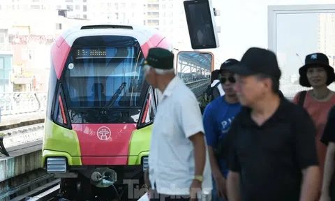Triển khai vé đi liên thông giữa tàu điện trên cao và xe buýt