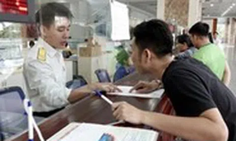 Người Việt công tác nước ngoài nợ thuế ở trong nước, được nhập cảnh không?