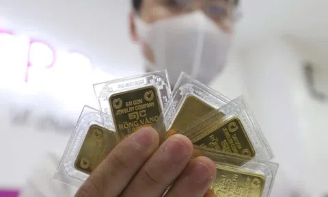 Giá vàng giảm mạnh