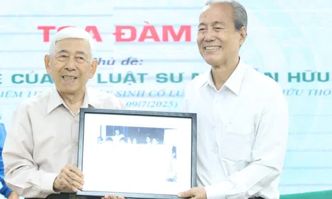 Con trai cố luật sư Nguyễn Hữu Thọ: ‘Cha tôi không có thời gian nói về mình’