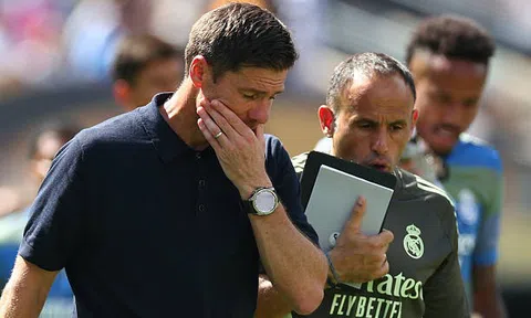 HLV Alonso hứa hẹn 'kỷ nguyên mới' cho Real Madrid sau thất bại đậm trước PSG
