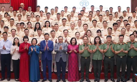 Biểu dương gương điển hình tiên tiến tiêu biểu Công an Thủ đô