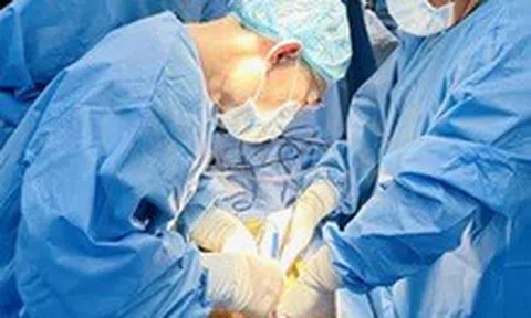 Kỳ tích từ lòng nhân ái: Hai người bệnh trẻ được 'sống thêm lần nữa' sau ghép thận