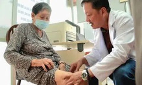Khám, phát thuốc miễn phí cho cựu chiến binh, người có công