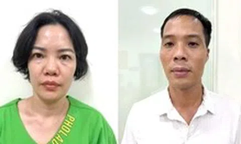 Nhóm 'cò mồi', 'bác sĩ dỏm' tại cổng Bệnh viện Phụ sản trung ương bị tạm giữ hình sự