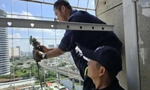 Nhiều cư dân chung cư ở TP.HCM tháo 'chuồng cọp', mở lối thoát nạn sau vụ cháy cư xá Độc Lập