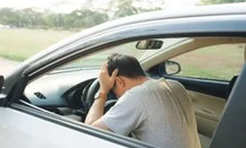 Nhiều người đột quỵ khi đang lái xe, liệu phòng tránh được không?