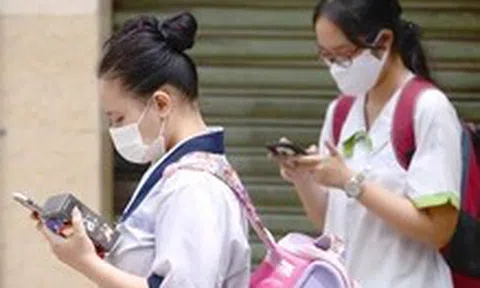 Tôi cấm học sinh dùng điện thoại trong giờ học, thực hiện rất khó khăn