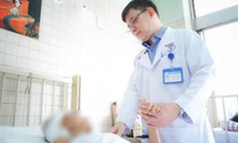 Hai tháng cứu sống ngoạn mục bé trai 10 tuổi tại TP.HCM bị cây rơi trúng đầu