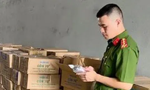Phá đường dây sản xuất, buôn bán cồn y tế giả quy mô lớn