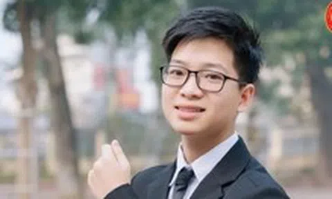 Thủ khoa tổ hợp A00 cũng là thủ khoa thi đánh giá năng lực HSA
