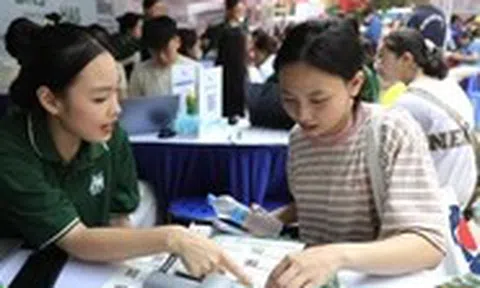 Trường đại học hạ điểm sàn, bỏ yêu cầu toán 8 điểm mới được xét ngành bán dẫn