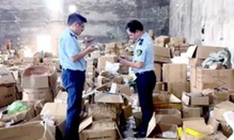 Quản lý thực phẩm trong 'siêu đô thị': Không ngoại lệ cho hàng nhà làm
