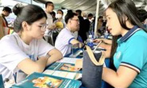 Đại học Kinh tế TP.HCM dự báo điểm chuẩn tăng hoặc giảm 1 điểm