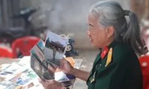 Nhớ mái tóc đẫm máu của bạn ở Trường Sơn
