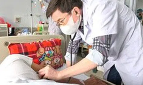 Ăn tiết canh, nem chua: Hai người nhập viện, mất thính lực vĩnh viễn