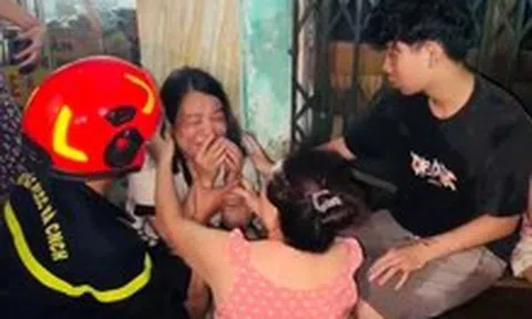 Cứu 5 người trong vụ cháy nhà dân lúc nửa đêm