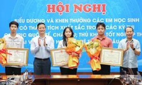 Bắc Ninh thưởng tiền tỉ cho các học sinh đạt huy chương Olympic quốc tế