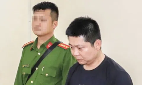 Bắt 3 người Trung Quốc bán sừng tê giác, ngà voi trái phép tại Nha Trang