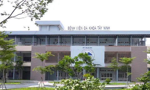 Kiểm tra sự việc bé trai tử vong khi đang chuyển viện lên tuyến trên