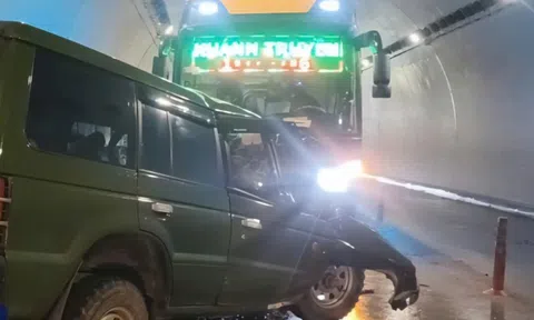 Hai ô tô tông nhau trong hầm đèo Ngang, 2 người thiệt mạng